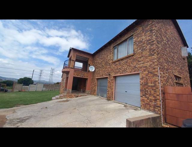 4 BEDROOM HOUSE FOR SALE IN PHILIP NEL PARK